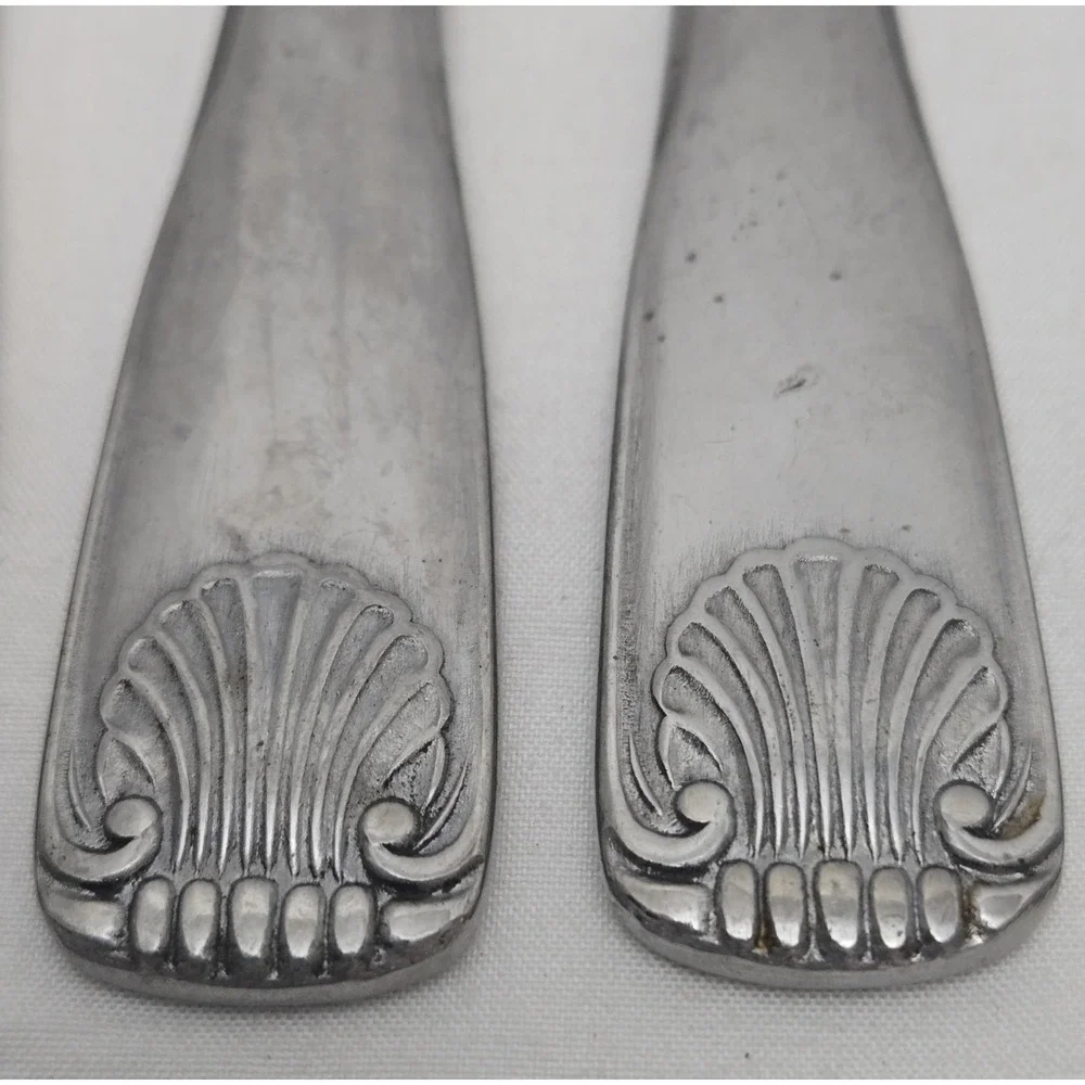 Unbranded Vintage Shell Lot Of Eight (8) Dinner Knives Stainless Flatware 8.5